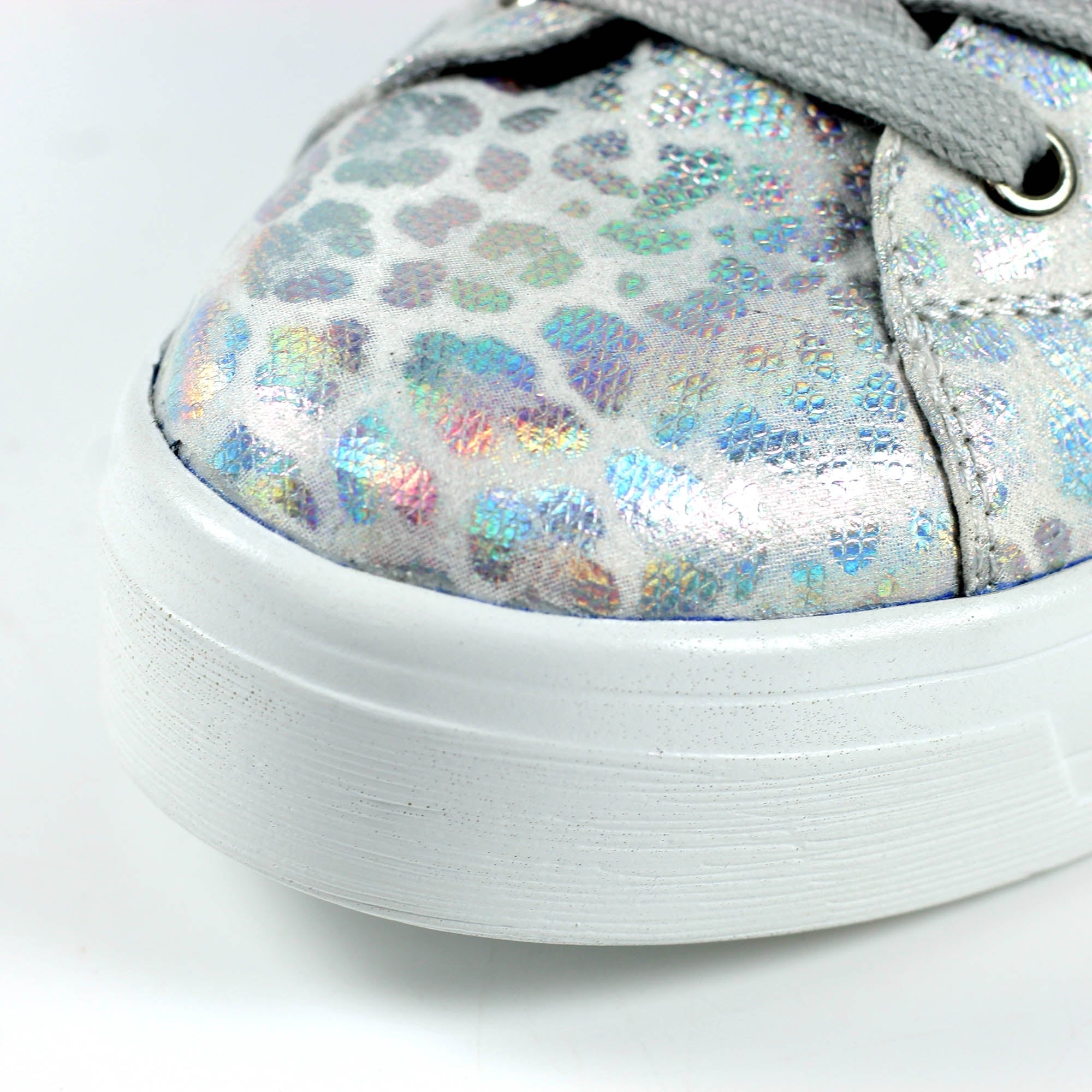 Charm White Trainer