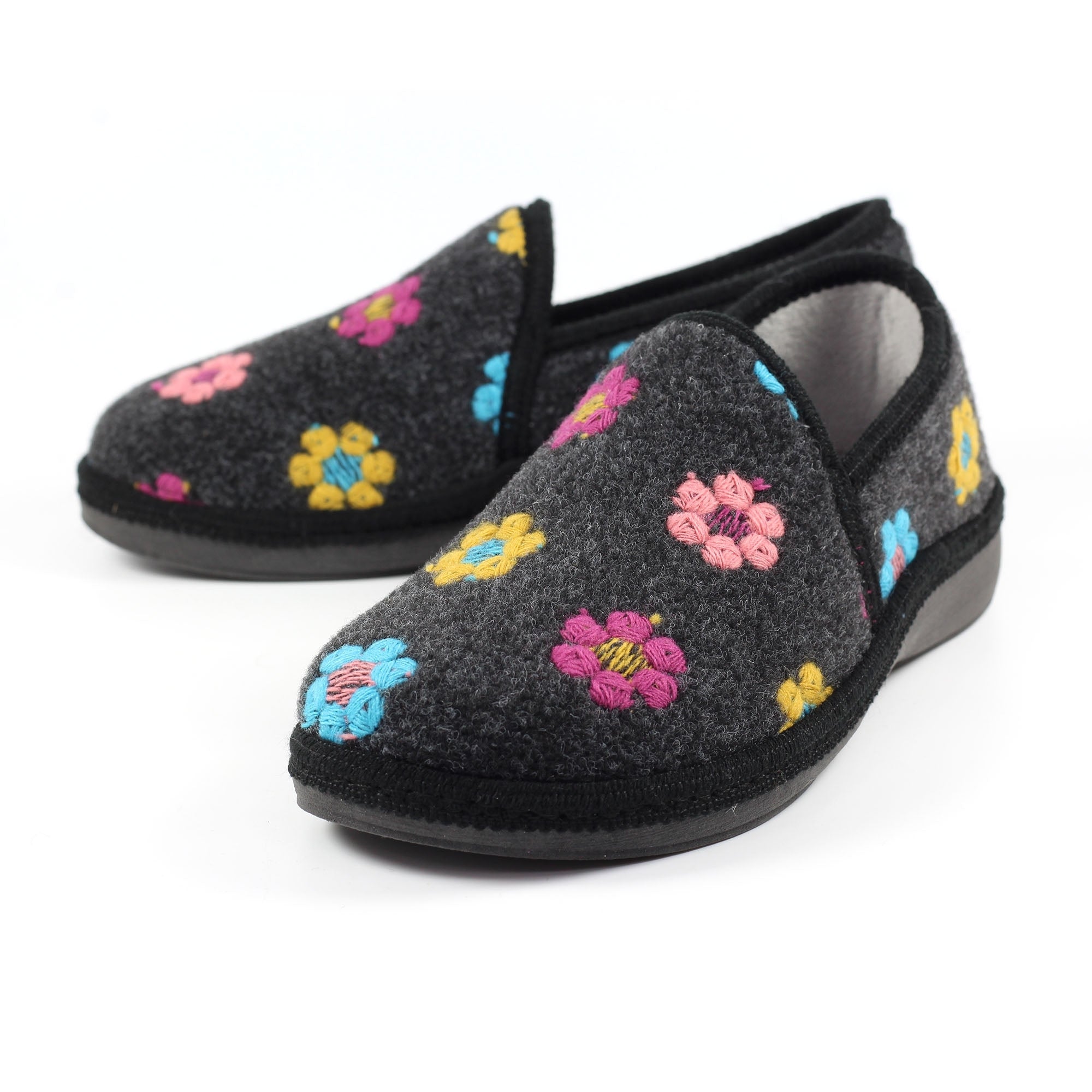 Sepal Black Slipper