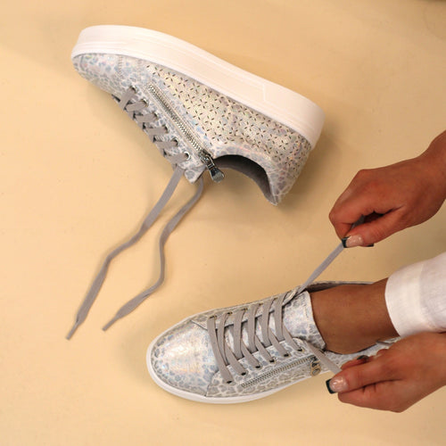Charm White Trainer