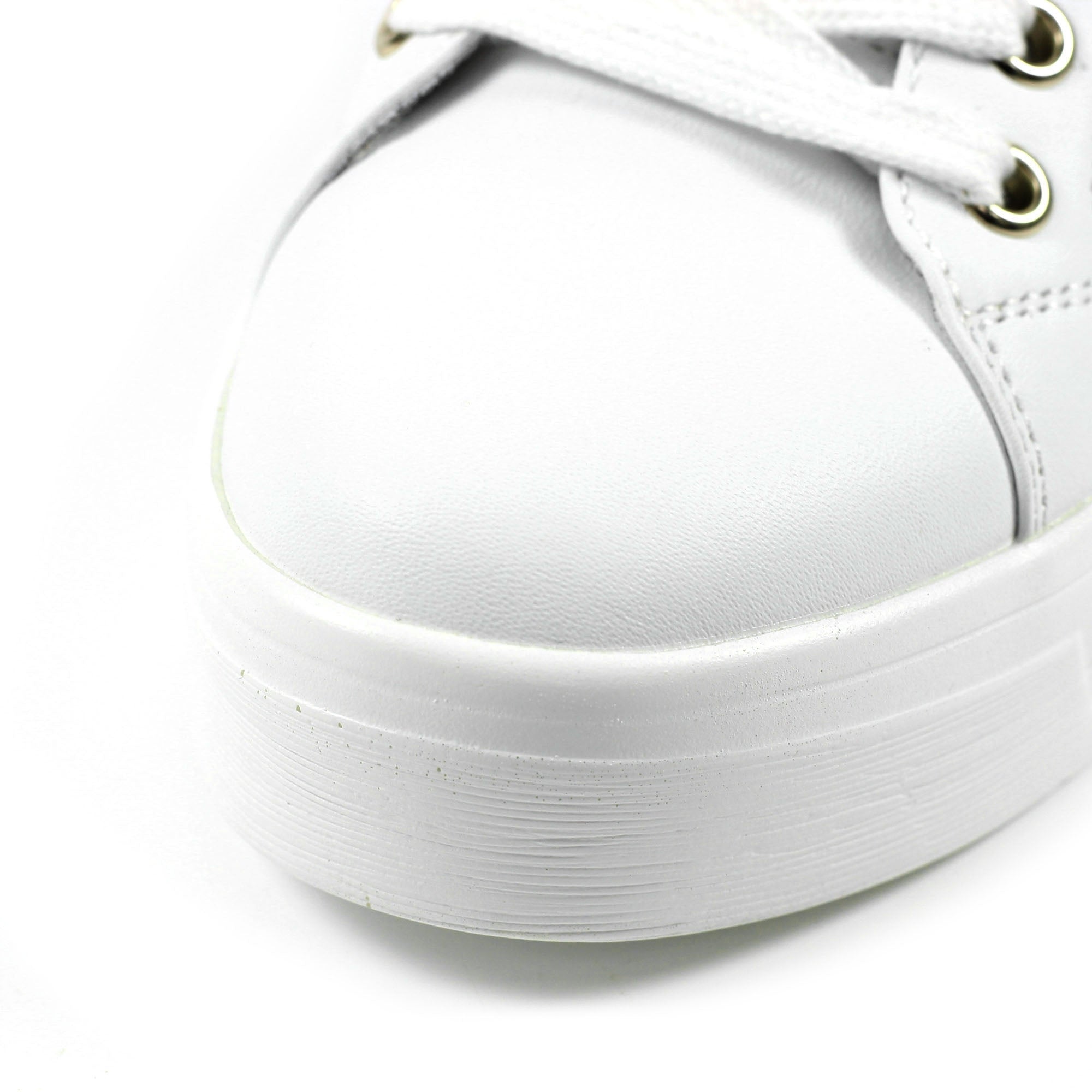 Nia White Trainer