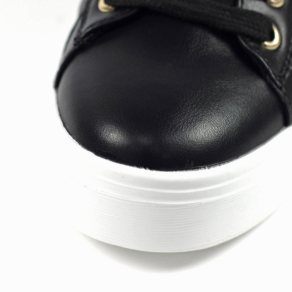 Xenon Black Trainer