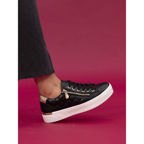 Xenon Black Trainer