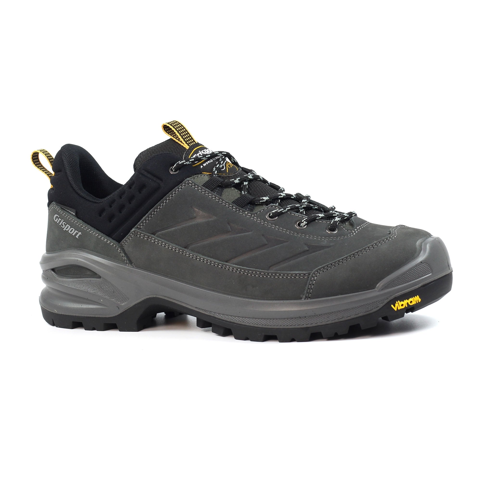 Traverse Dark Grey Walking Shoe