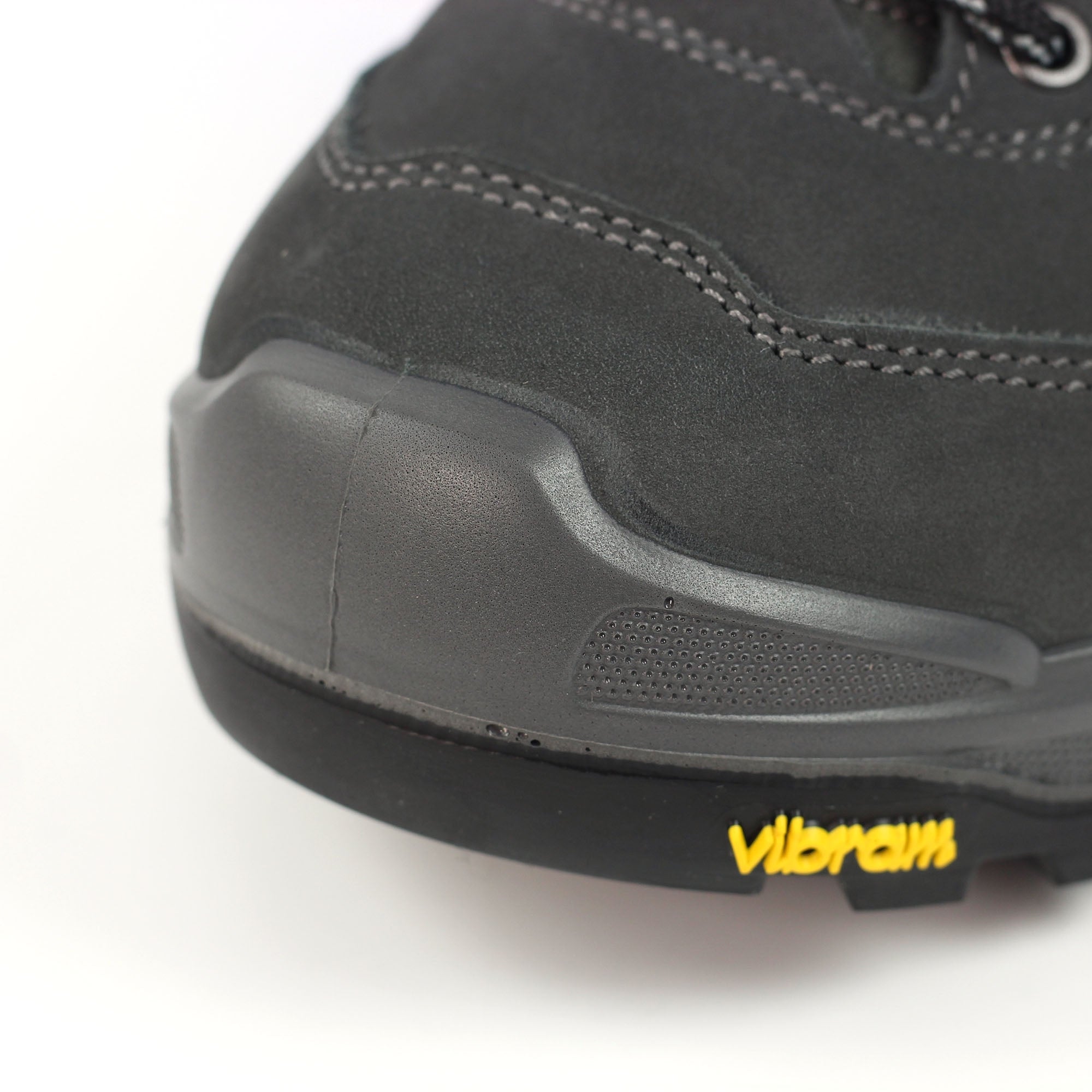 Traverse Dark Grey Walking Shoe