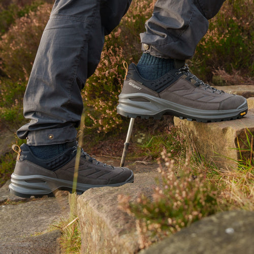 Traverse Dark Grey Walking Shoe