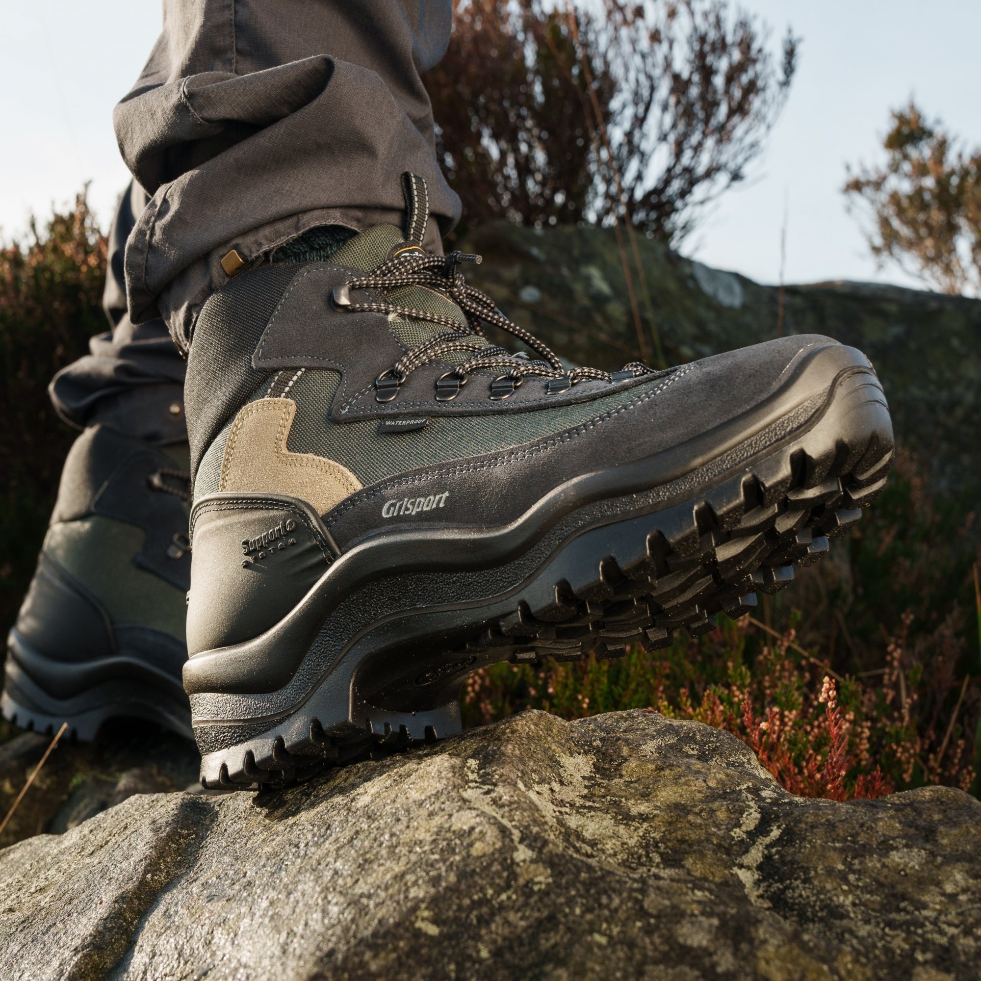 Wolf Navy Trekking Boot
