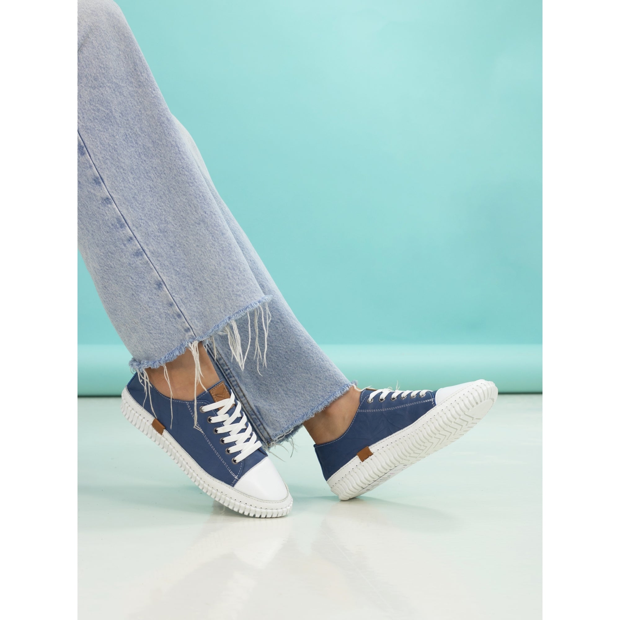 Truffle II Mid Blue Leather Plimsoll