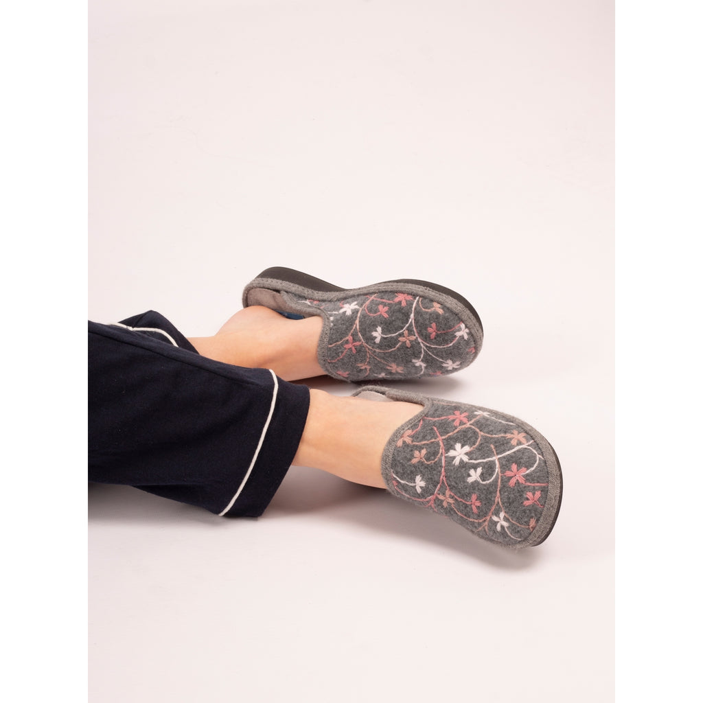 Genesis Grey Slipper