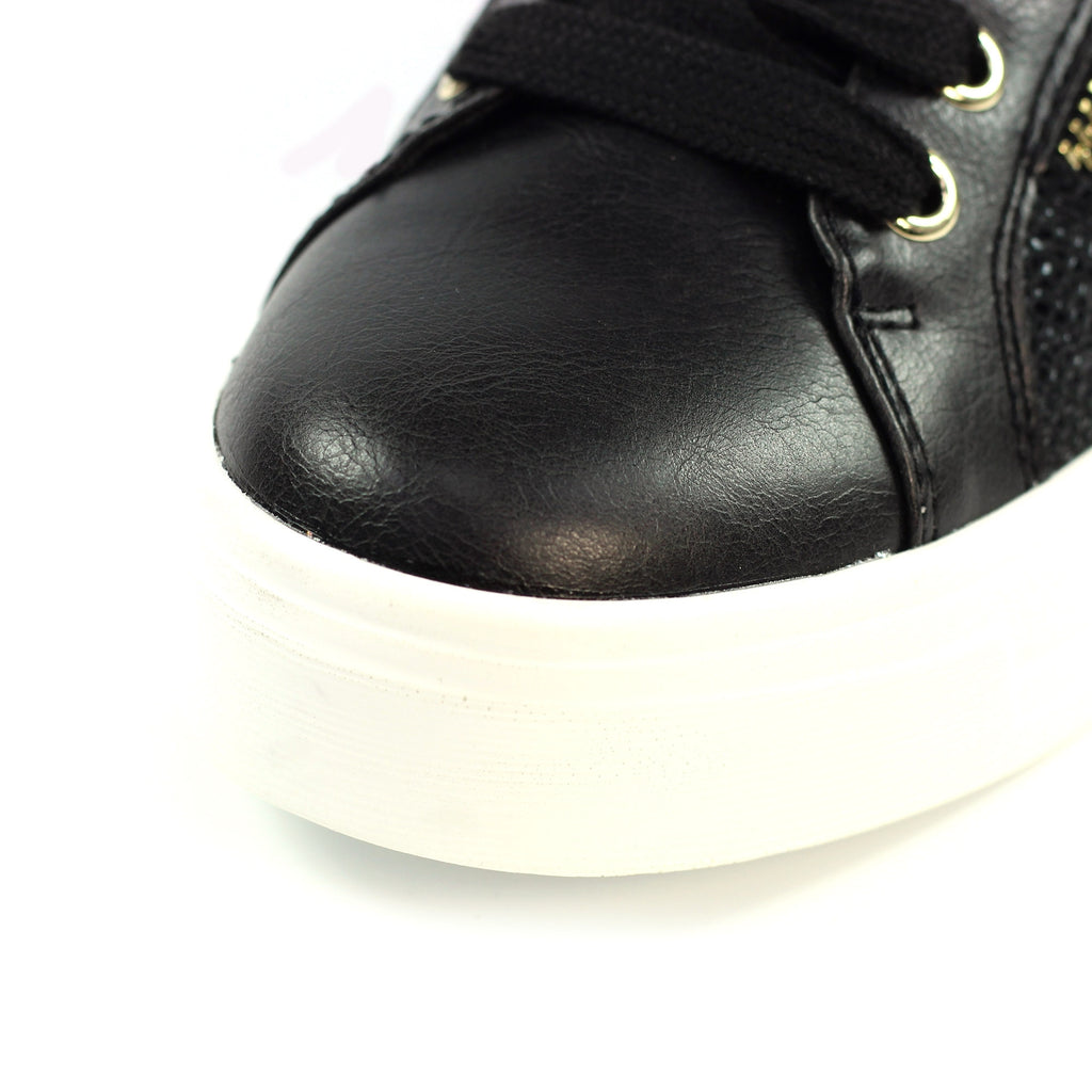 Hype Black Trainer