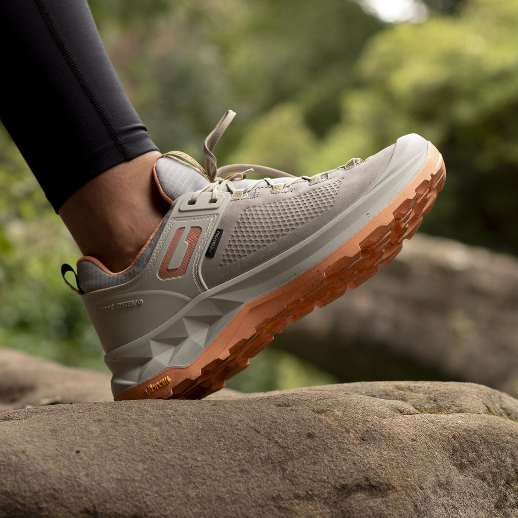 Lady Nomad Light Grey Walking Shoe