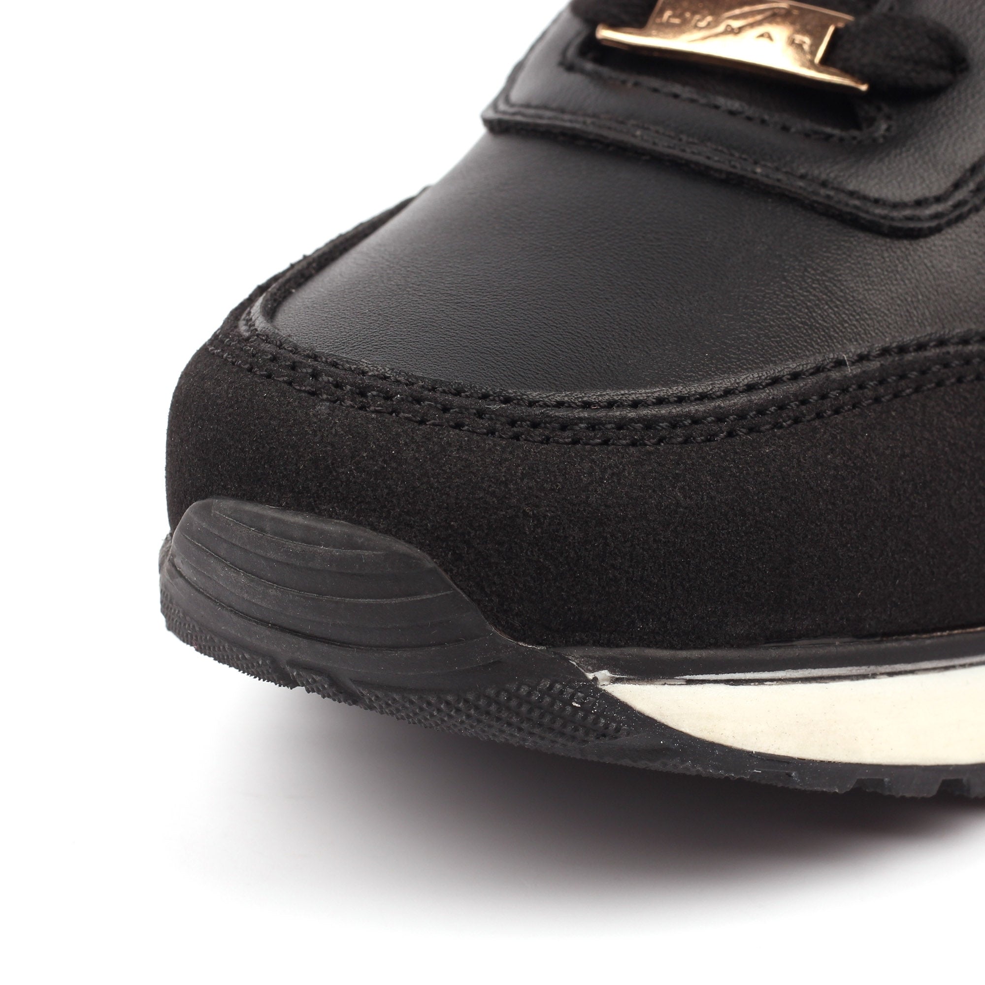 Noble Black Trainer