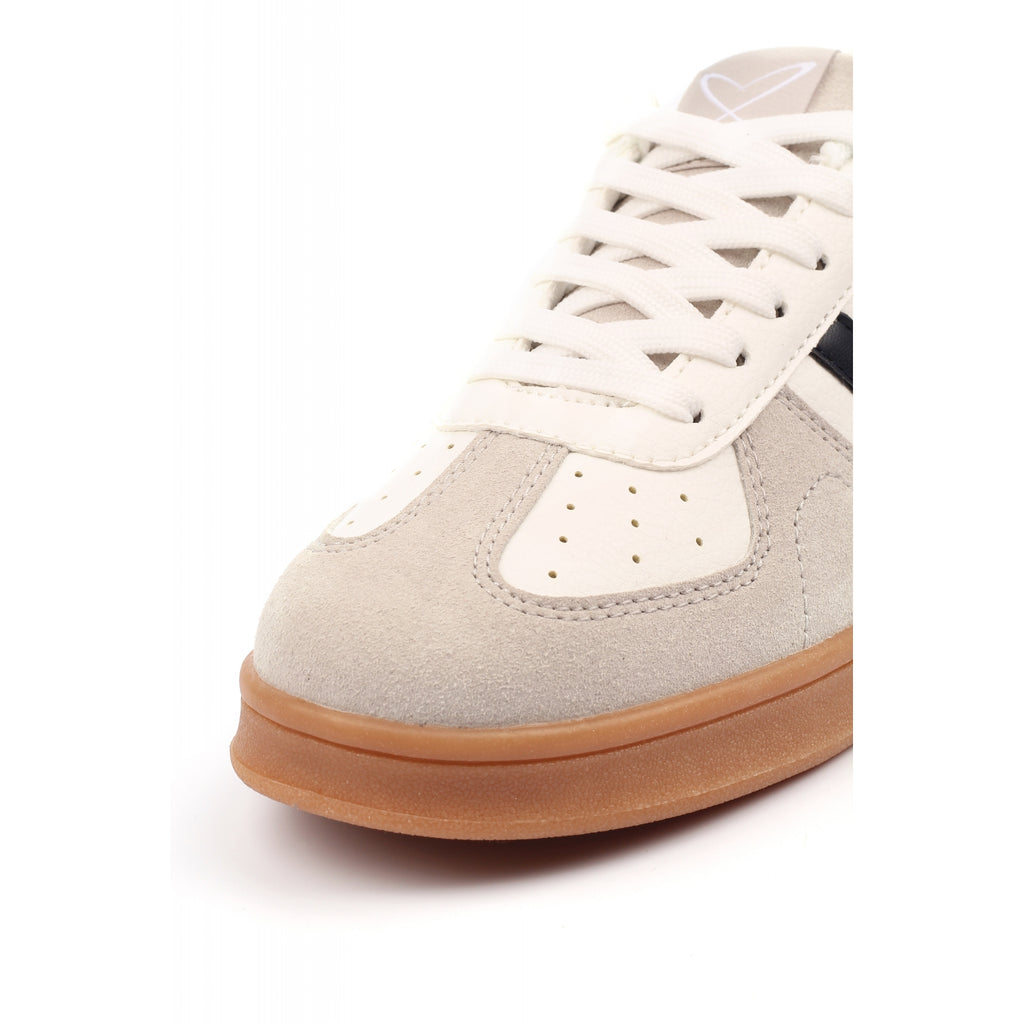 Melody White Trainer