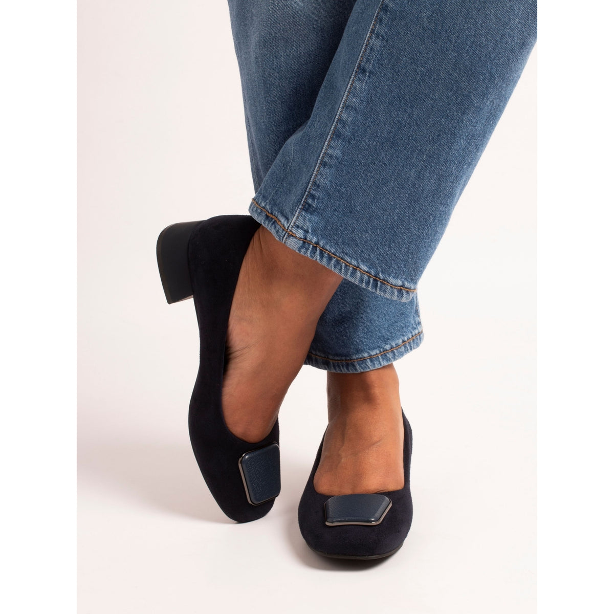 Betsy Navy Shoe