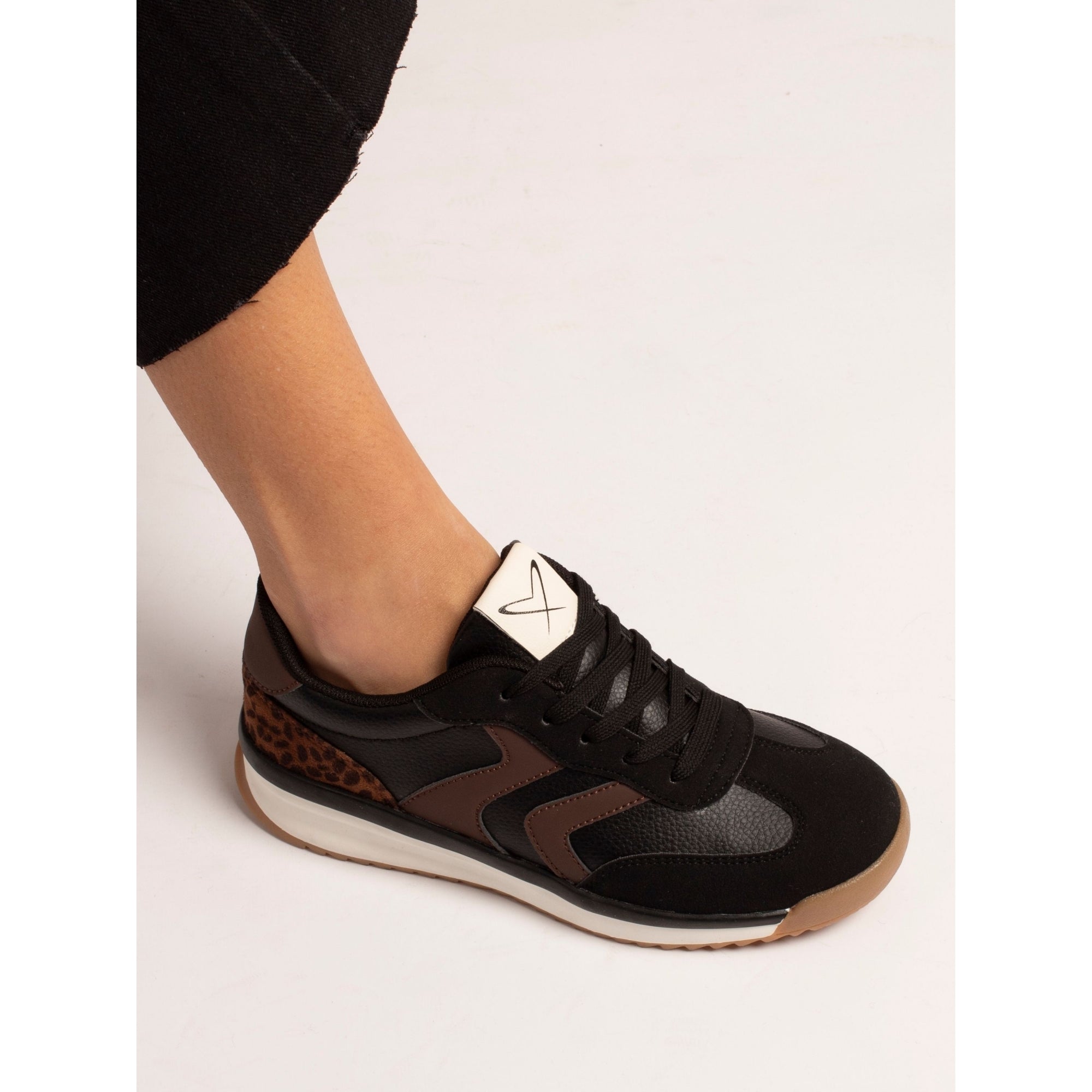 Jena Black Trainer
