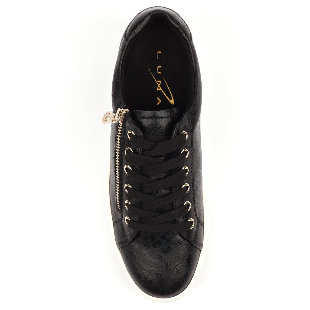 Charm II Black Trainer
