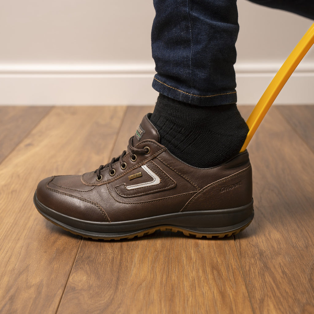 Long Shoe Horns. 18 Inch.