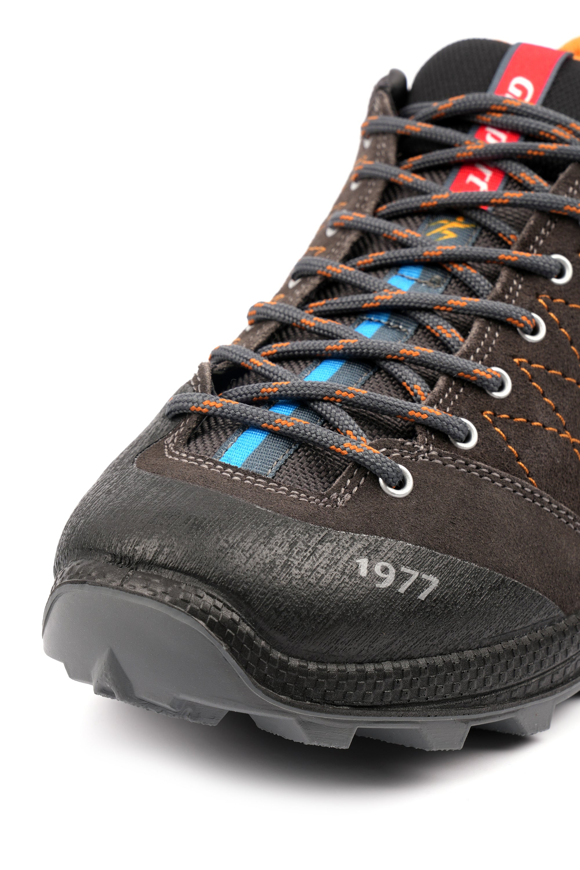 Argon Charcoal Walking Shoe